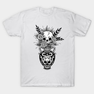 Mrs. Bouquet - traditional tattoo design - Black & Grey T-Shirt